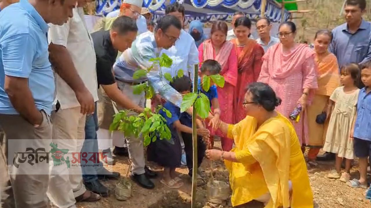 রাঙ্গামাটি-চট্টগ্রাম মহাসড়কে ৪১ হাজার বৃক্ষ রোপণ কার্যক্রম শুরু