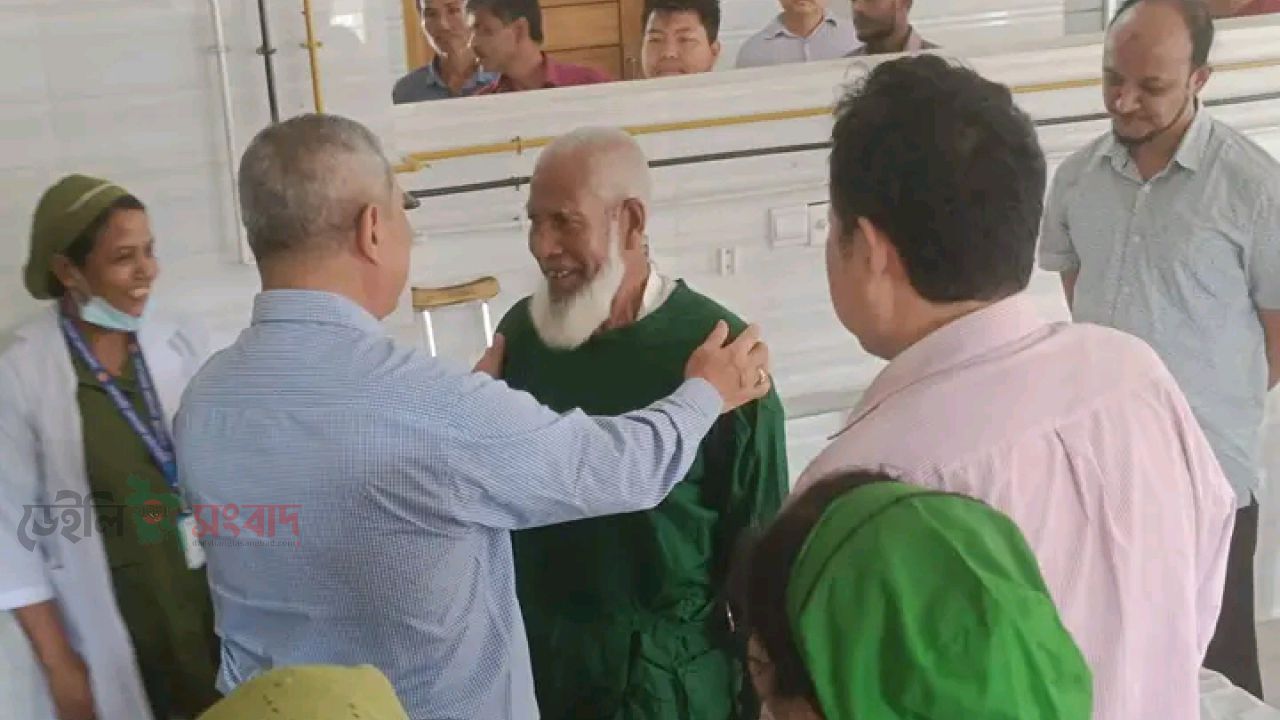 এই প্রথম রাঙ্গামাটি জেনারেল  হাসপাতালে আধুনিক চোখের অস্ত্রোপচার কার্যক্রম  উদ্বোধন করেন কৃষিবিদ কাজল তালুকদার।