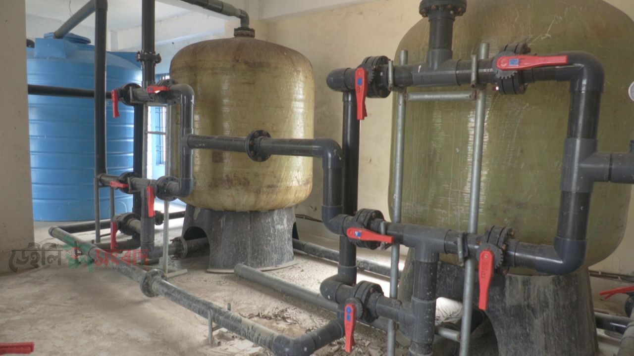 গোপালগঞ্জে ব্যাংকে জমা পড়ছে না গ্রাহকের বিল, অভিযোগ উপ-সহকারী প্রকৌশলী ও ঠিকাদারের যোগসাজশে অর্থ আত্মসাৎ।