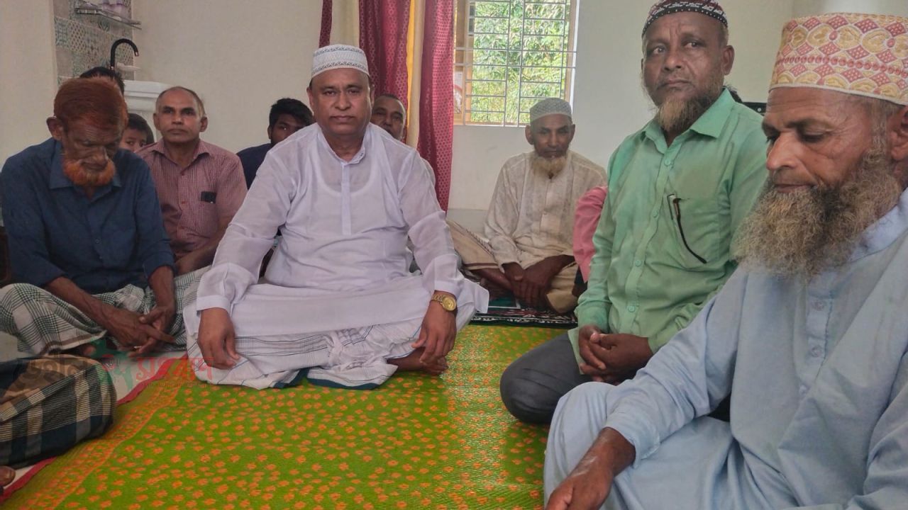 সরিষাবাড়ীতে নববর্ষে উন্নয়ন ও প্রতিনিধিত্বের প্রত্যাশায় বিশেষ দোয়া ও মিলাদ মাহফিল