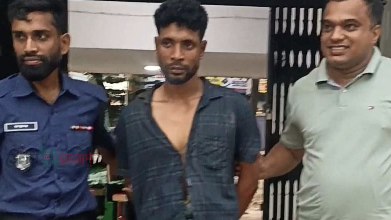 কুড়ালের আঘাতে বন্ধুর হাতে বন্ধু খুন। 