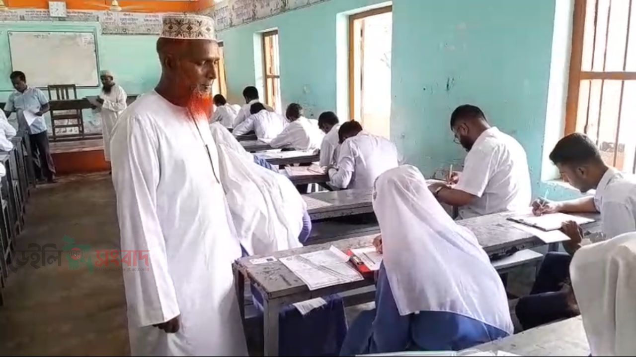 পটুয়াখালীতে ৭৭ কেন্দ্রে এসএসসি, দাখিল ও ভোকেশনাল পরীক্ষা: অংশ নিচ্ছে ২৫,২৩০ পরীক্ষার্থী, সব কেন্দ্রে সিসি ক্যামেরা