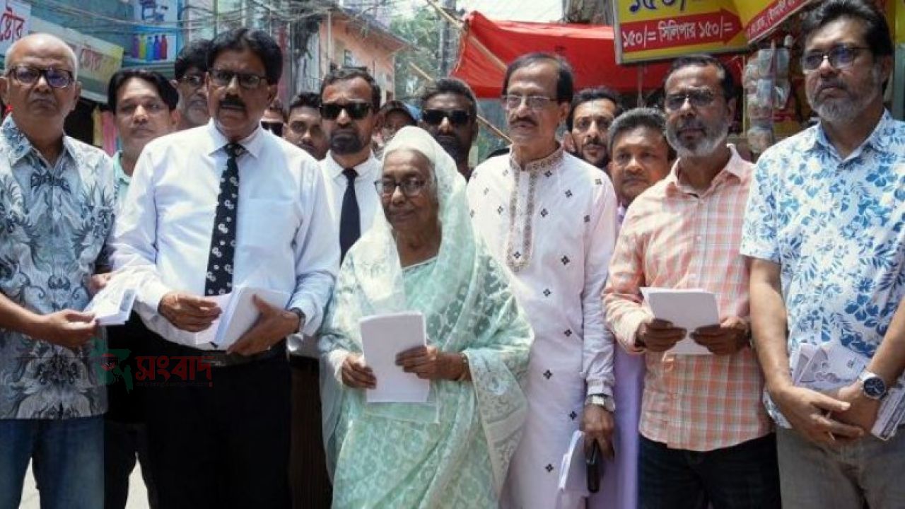 যশোরে ২৭ এপ্রিল প্রধানমন্ত্রী তারেক রহমানের আগমন উপলক্ষে জেলা বিএনপির লিফলেট বিতরণ