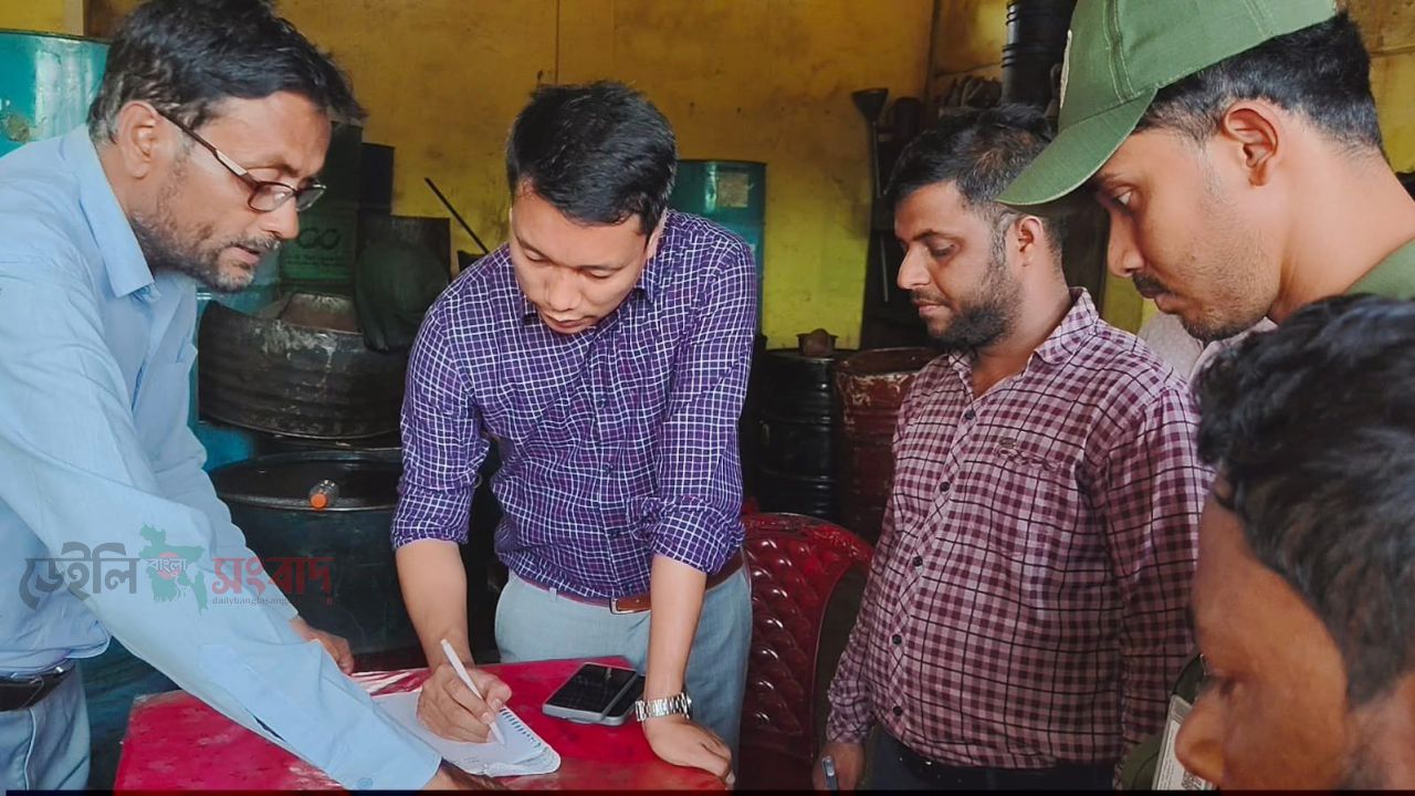 দোয়ারাবাজারে অতিরিক্ত দামে তেল বিক্রির দায়ে  ভ্রাম্যমাণ আদালতের অর্থদন্ড