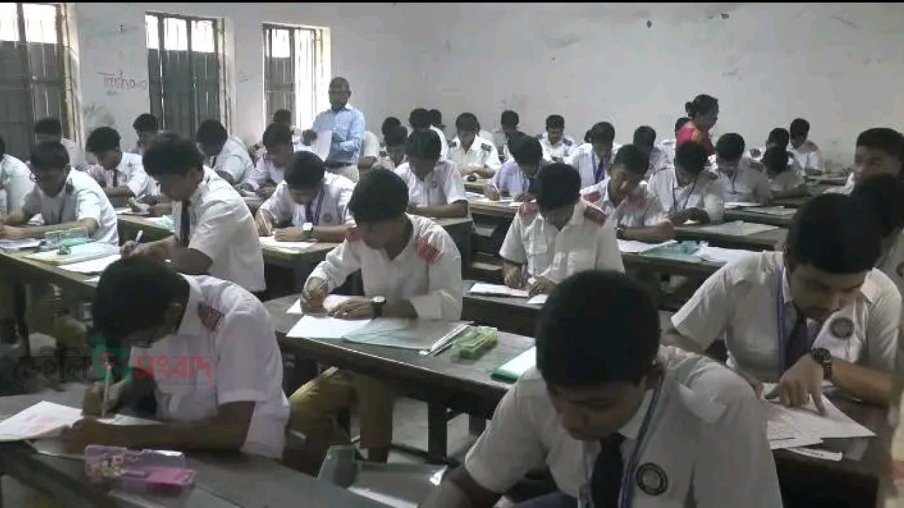 গাইবান্ধায় শুরু হলো এসএসসি ও সমমান পরীক্ষা: নিরাপত্তায় কঠোর প্রশাসন, উৎসবমুখর পরিবেশে প্রথম দিন সম্পন্ন