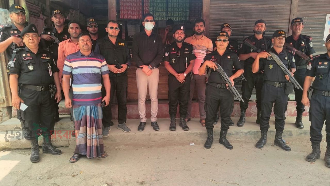 গলাচিপায় ভোক্তা অধিকার ও র‍্যাবের যৌথ অভিযান: দুই প্রতিষ্ঠানকে জরিমানা