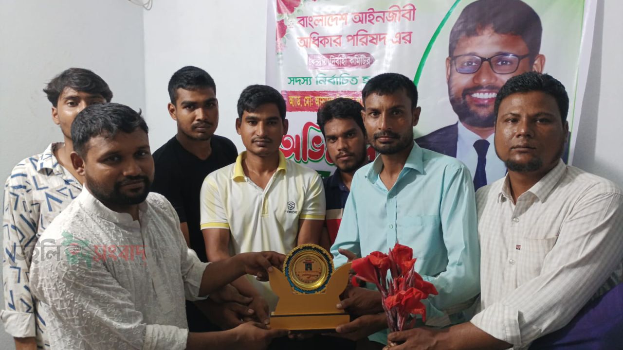 পীরগাছায় কেন্দ্রীয় সদস্য নির্বাচিত অ্যাডভোকেট আসাদুল ইসলাম পাটোয়ারীকে গণঅধিকার পরিষদের বর্ণাঢ্য সংবর্ধনা