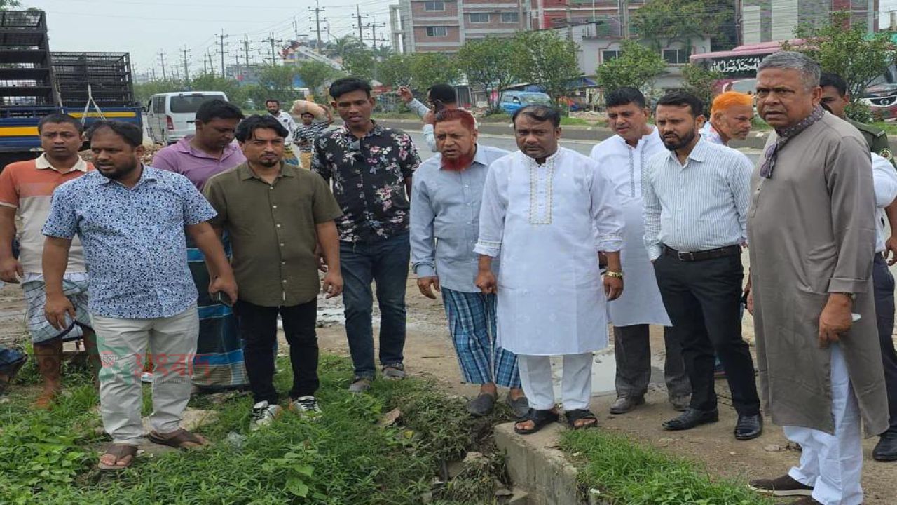 সরকারি জমিতে বিএনপির অস্থায়ী অফিস, উচ্ছেদের হুঁশিয়ারি এমপির 