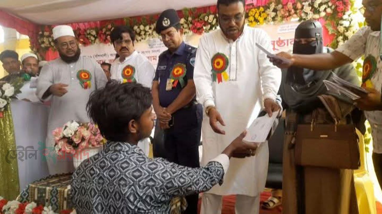 প্রবাসী মানব কল্যাণ ফাউন্ডেশনের উদ্যোগে আয়োজিত সংবর্ধনা ও অনুদান অনুষ্ঠান অনুষ্ঠিত হয়েছে।   ‎