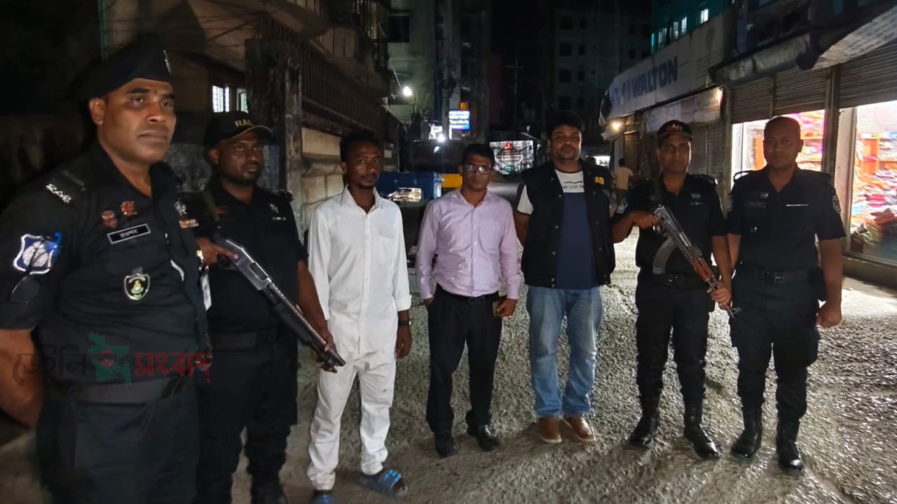 স্মার্টফোনে জুয়া খেলায় যুবকের জেল-জরিমানা