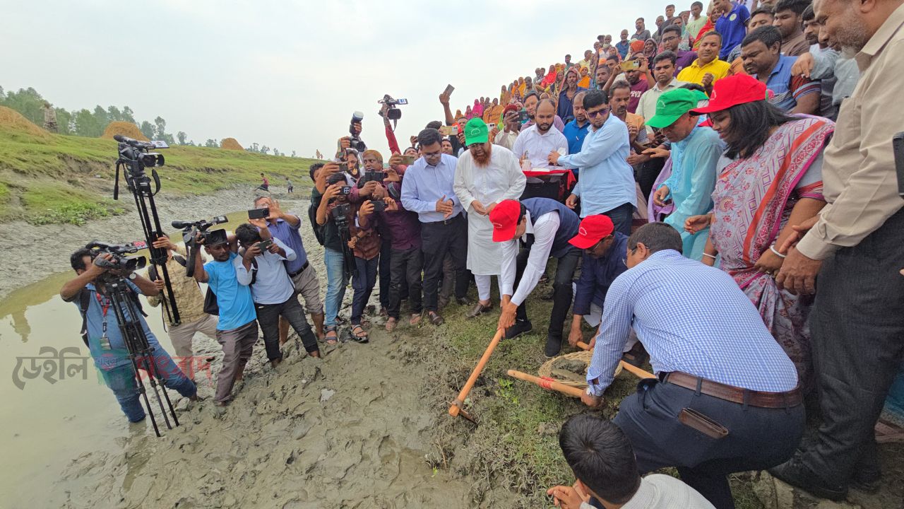 খালে মাছ, পাড়ে গাছ — মন্ত্রী আসাদুল হাবিব দুলু