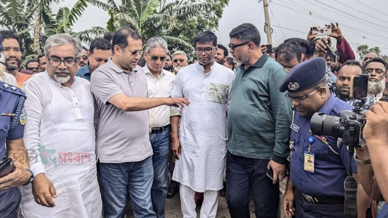 ময়মনসিংহের হালুয়াঘাটে রাস্তার কাজের উদ্বোধন করলেন তথ্য ও সম্প্রচার প্রতিমন্ত্রী