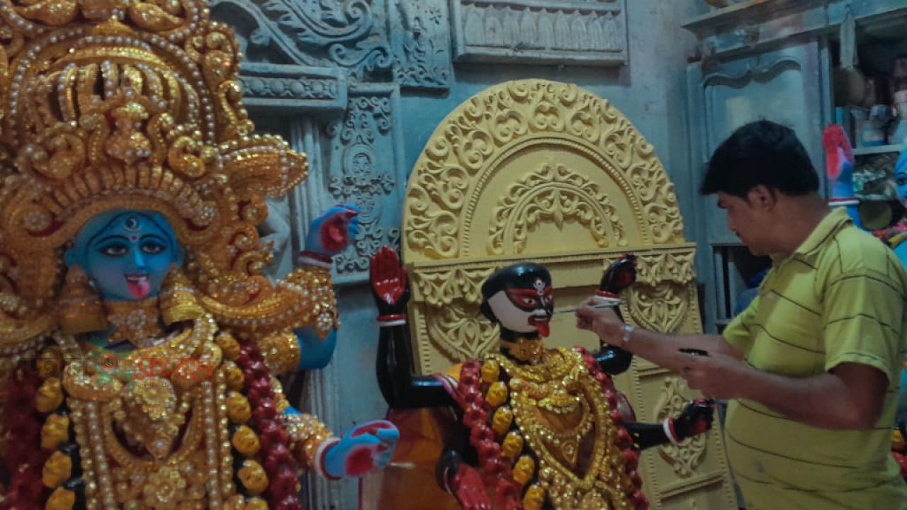 আর একদিন বাদেই কালী মন্দিরে মন্দিরে পূজিত হবে ফলহারিনী কালীপুজো।