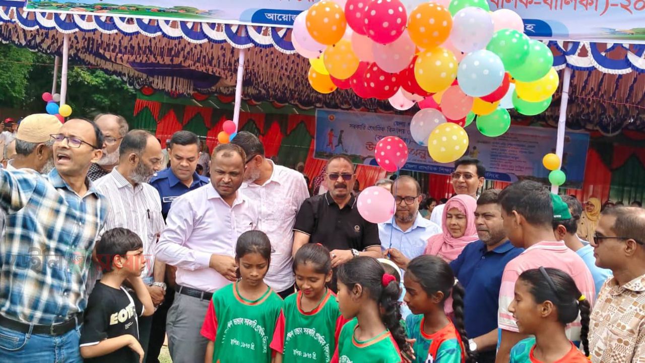 জেলা পর্যায়ে  প্রাথমিক বিদ্যালয় গোল্ডকাপ ফুটবল টুর্নামেন্ট বর্ণাঢ্য উদ্বোধন অনুষ্ঠিত 