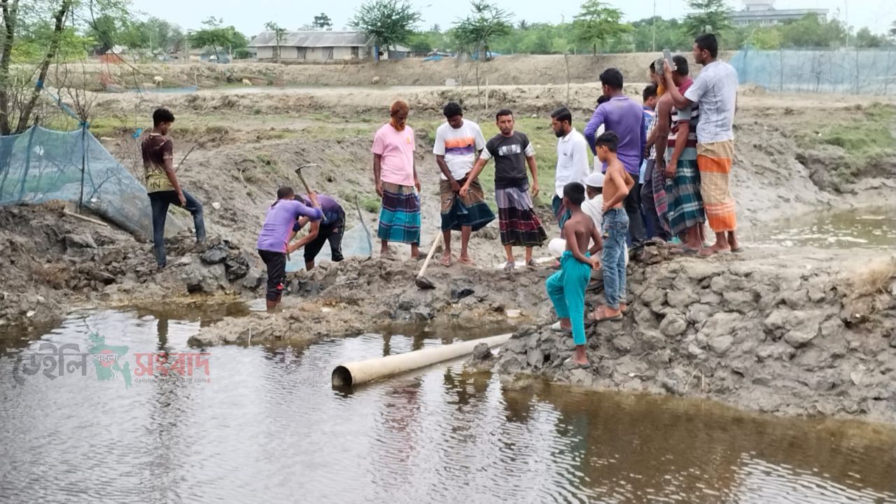 অবশেষে কালিগঞ্জের মহেশ্বরপুর খাল উন্মুক্ত করলো স্থানীয় জনসাধারণ, স্বস্তি ফিরে এলো ১০ গ্রামের কৃষকের মাঝে  