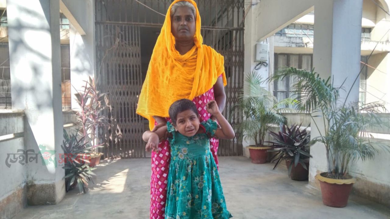 শেরপুরে মানুষিক ভারসাম্যহীন নাতনিকে নিয়ে বিপাকে নানি 