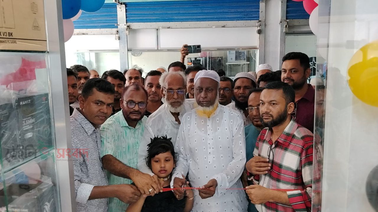 মনিরামপুরে ‘মাদারল্যান্ড কম্পিউটার’ শোরুমের ২য় শাখার শুভ উদ্বোধন