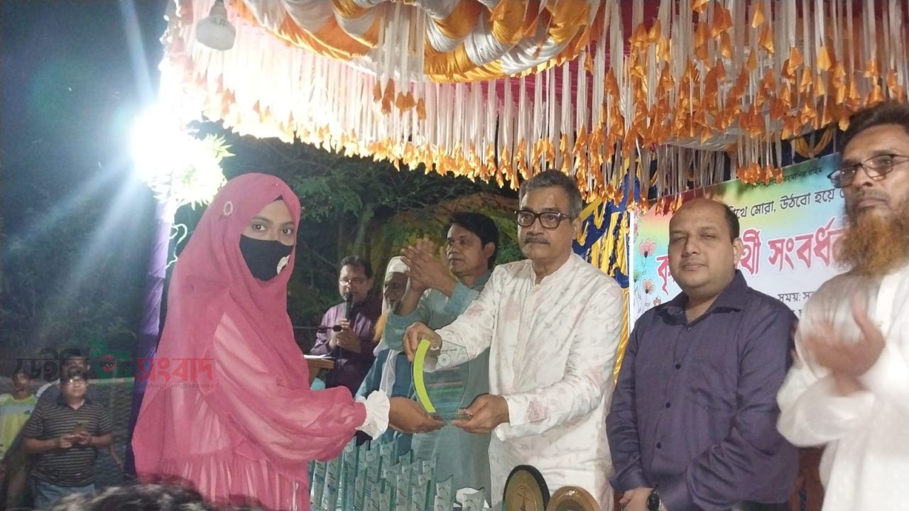 চাঁপাইনবাবগঞ্জের দেবীনগর প্রগতি সংঘের আয়োজনে কৃতি শিক্ষার্থী সংবর্ধনা  -২০২৬ অনুষ্ঠিত,