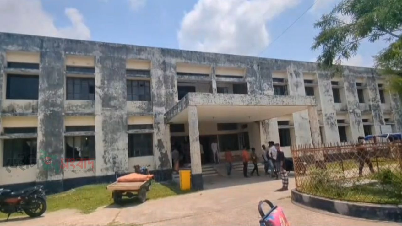 কুয়াকাটায় ভ্রমনে এসে মোটরসাইকেল দুর্ঘটনায় পর্যটকের মৃত্যু, আহত-৩ 