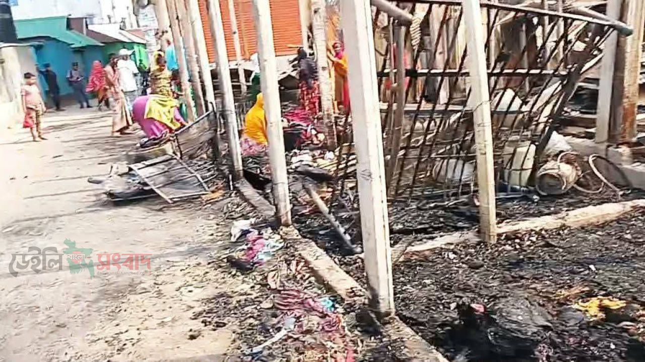 কালিয়াকৈর ভয়াবহ অগ্নিকাণ্ডে ১৮টি কক্ষসহ ৩ দোকান পুড়ে ছাই