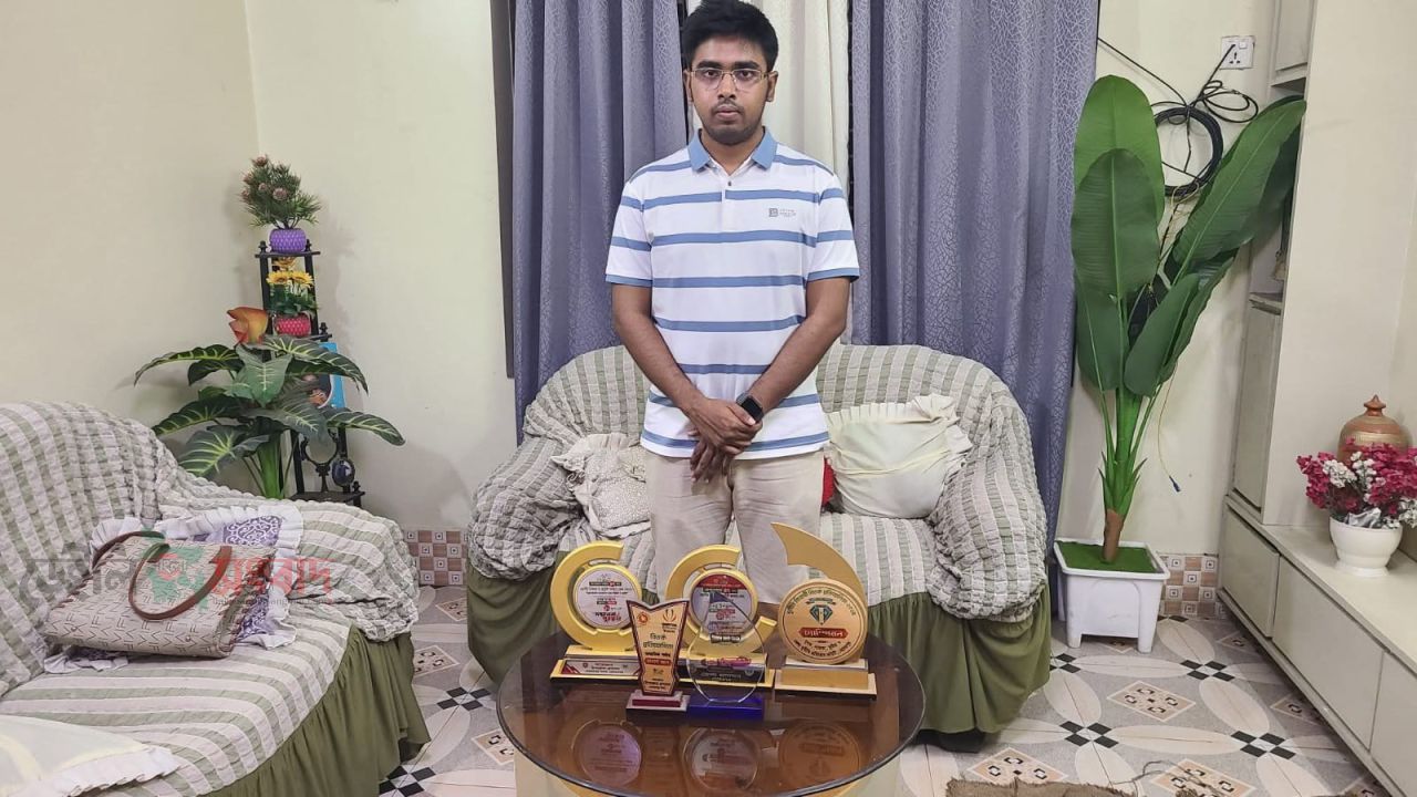 মেহেরপুর আমঝুপীর কৃতি-সন্তান শেখ মোহাম্মদ তোয়াশ ৪৭তম বিজ্ঞান ও প্রযুক্তি সপ্তাহে প্রথম স্থান অর্জন 
