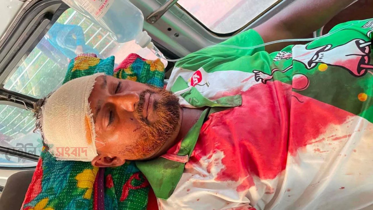 নড়াইলে গ্রাম্য শালিশের মধ্যে জামায়াত নেতাকে কুপিয়ে গুরুতর জখম 
