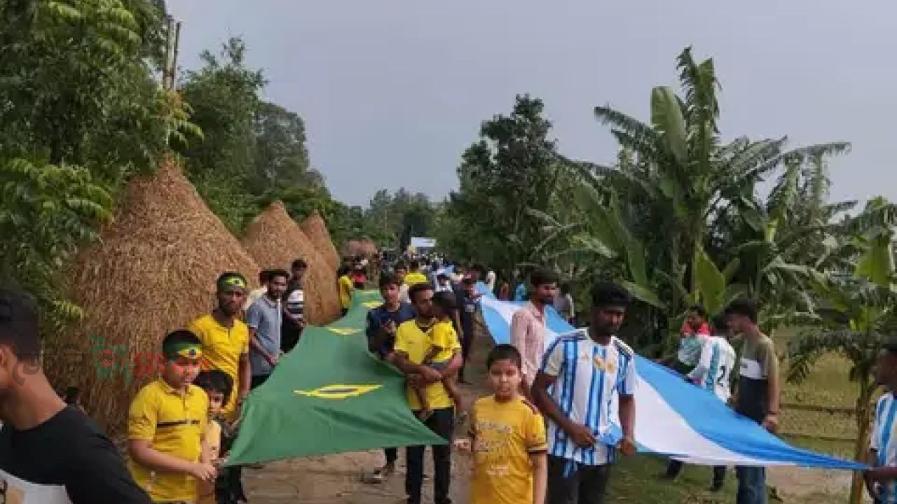 ভক্তরা বানালেন ব্রাজিল ৩’শ ও  আর্জেন্টিনা ২’শ হাত পতাকা