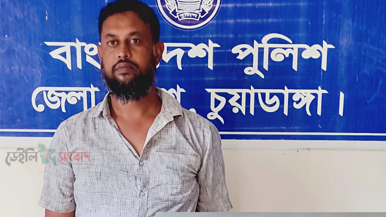 চুয়াডাঙ্গা সীমান্তে বিজিবির বড় সাফল্য: ৪টি স্বর্ণের বার ও টুকরাসহ পাচারকারী  আটক।