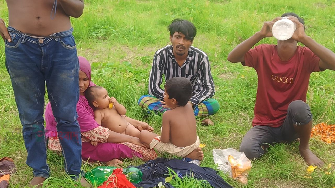 ৩৬ ঘণ্টাতেও মেলেনি সমাধান: রৌমারীর গয়টাপাড়া সীমান্তে শিশুসহ ৬ নেয় নি কোনো দেশ