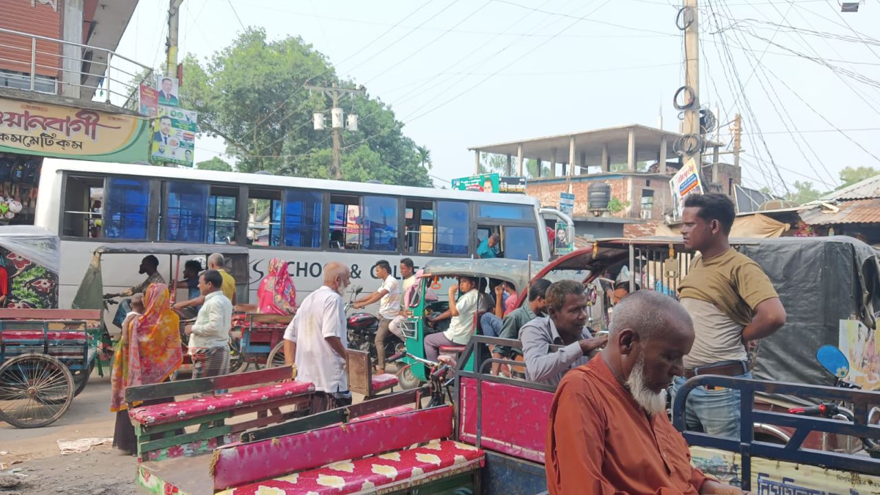 দারিয়াপুরের যানজট: জনদুর্ভোগের শেষ কোথায়?