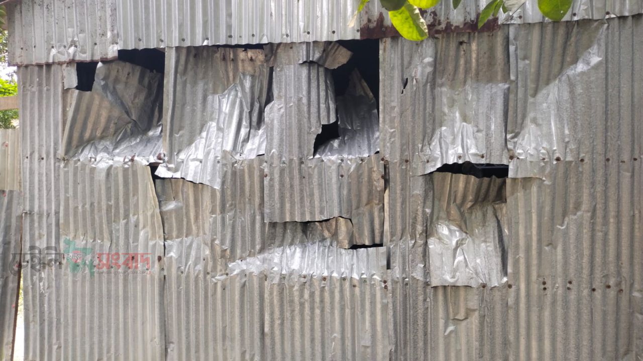 বসত বাড়িতে হামলা ও ভাঙচুর ঘটনায় উভয় পক্ষের আহত-৫ 