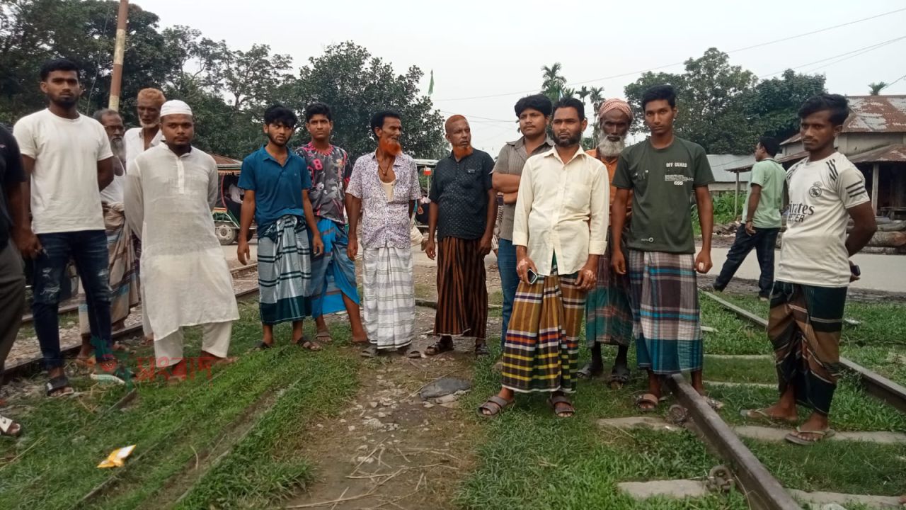 সরকারী ডিউটিতে অবহেলা নিজ এলাকায় চাকরী করে আধিপত্য বিস্তার  গেইট কিপার সাইফুলের বিপক্ষে এলাকা বাসীর গণস্বাক্ষর। 