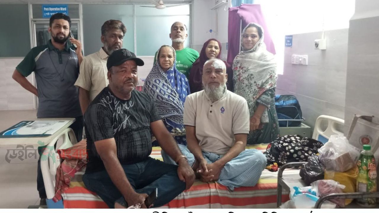 সাংবাদিক ও পরিবেশ সংগঠক স ম জিয়াউর রহমানের,অসুস্থ পিতাকে দেখতে গেলেন বিভিন্ন সংগঠনের নেতৃবৃন্দ