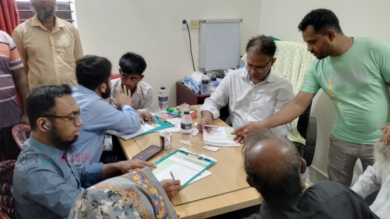 বেড়ায় মাত্র ১০০ টাকায় উন্নত অর্থোপেডিক সেবা: অধ্যাপক ডাঃ জামিলের নেতৃত্বে মহতী উদ্যোগ