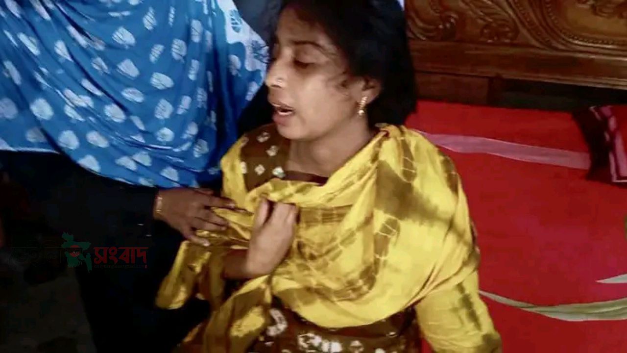 এক প্রবাসীর স্ত্রীর বাড়িতে স্থানীয় একটি বিদ্যালয়ের শিক্ষককে আটকের ঘটনাকে কেন্দ্র করে এলাকায় তীব্র চাঞ্চল্যের সৃষ্টি হয়েছে