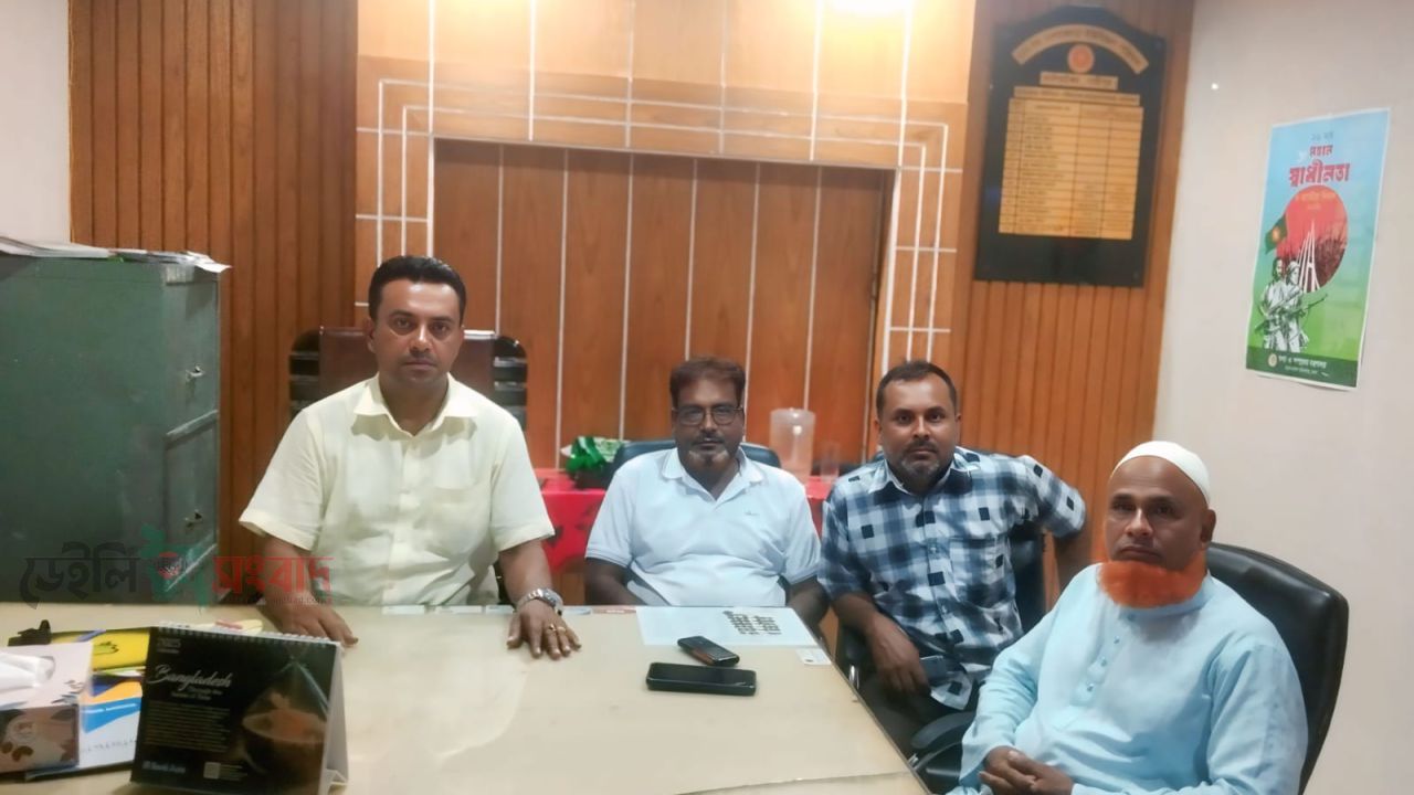 ০৭নং ঢালজোড়া ইউনিয়ন পরিষদের  প্যানেল চেয়ারম্যান জনাব: মোঃ এনায়েত হোসেন গজনবী ইউনিয়ন পরিষদ উন্নয় সম্পর্কে জানালেন