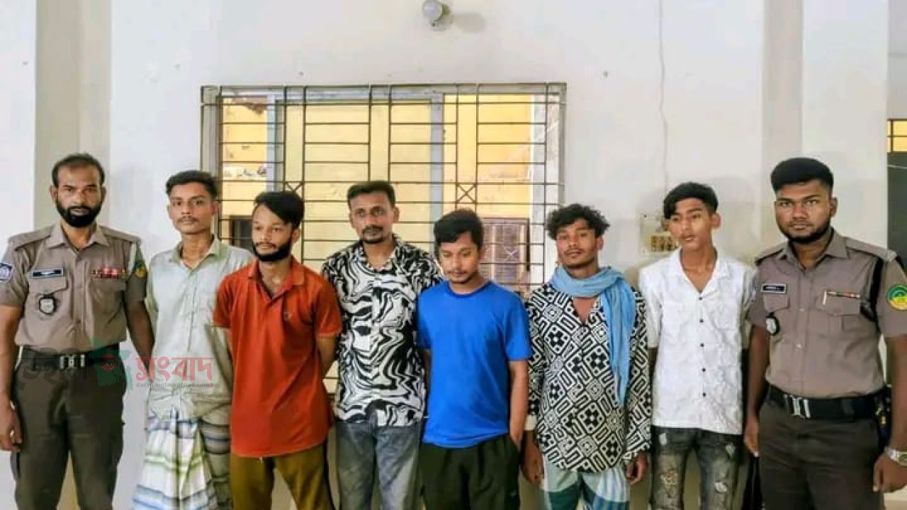 গাজীপুরে পৃথক অভিযানে মাদক ব্যবসায়ী, ছিনতাইকারী ও মাদকসেবীসহ গ্রেফতার ১১