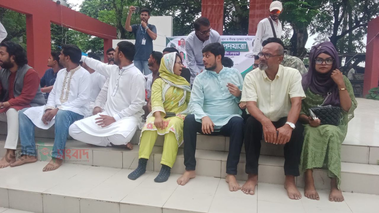 নওগাঁর বদলগাছীতে এনসিপির গণভোট, কর্মসংস্থান ও সীমান্ত সুরক্ষার দাবীতে জনসভা।