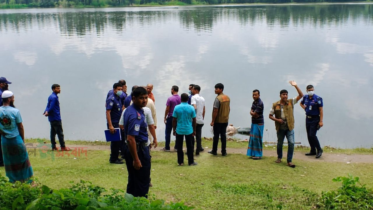 পঞ্চগড়ে মহারাজার দিঘি থেকে অজ্ঞাত ব্যক্তির মরদেহ উদ্ধার, হাতে মিলল চিরকুট