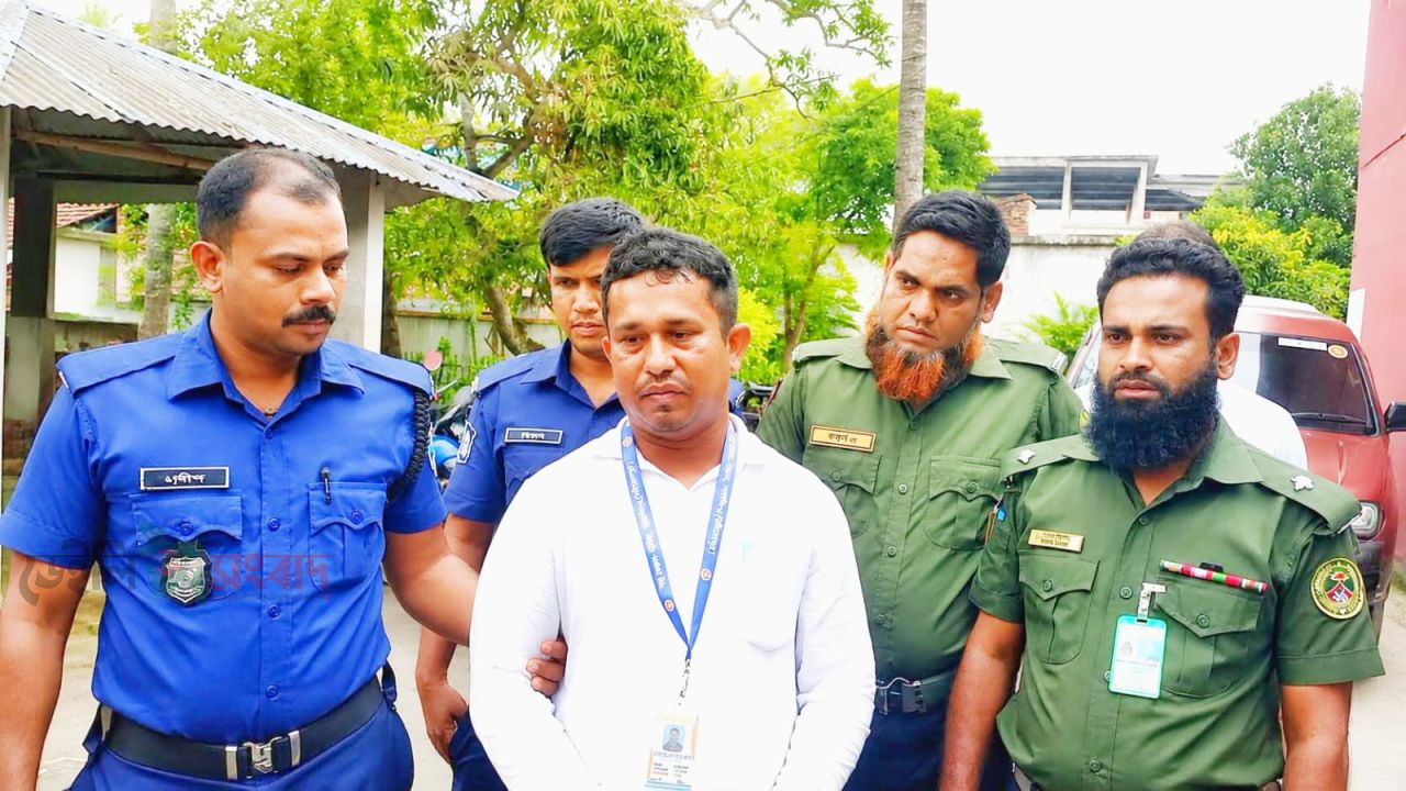 কেশবপুরে কর কর্মকর্তা পরিচয়ে প্রতারণা, হাতেনাতে ধরা পড়ে যুবকের ৬ মাসের কারাদণ্ড