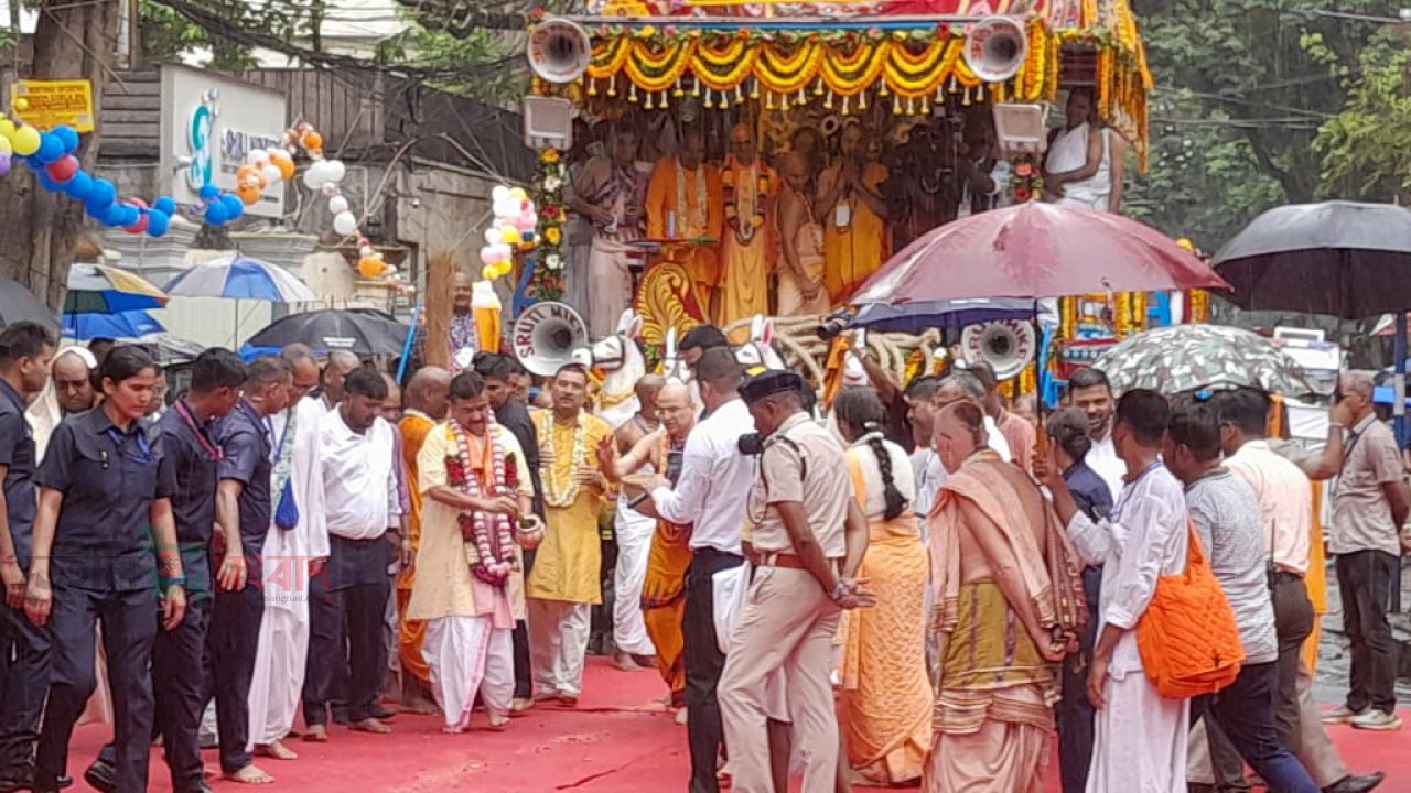 রথযাত্রার শুভ লগ্নে-স্বাধীনতা দিবস উৎসব উদযাপন সমিতির ১৩ তম বর্ষ দুর্গোৎসবের খুঁটি পুজোর শুভ সূচনা হলো।