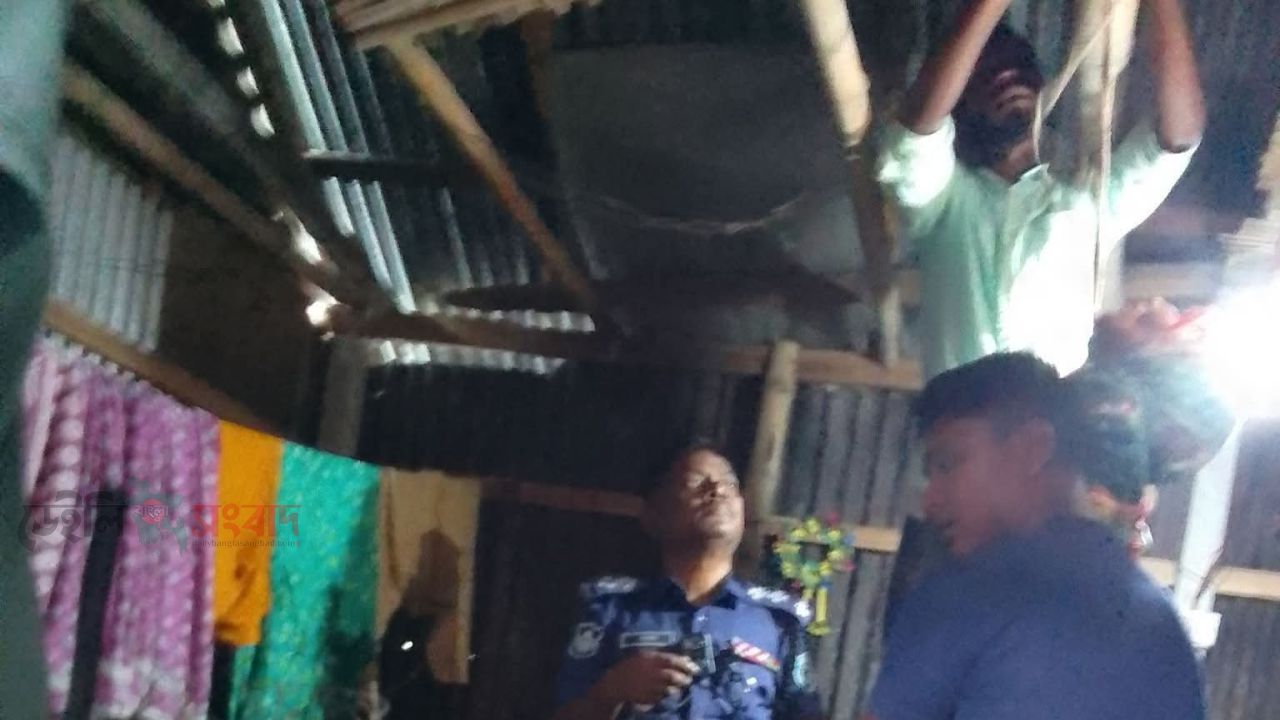 তেঁতুলিয়ায় গৃহবধূর ঝুলন্ত মরদেহ উদ্ধার