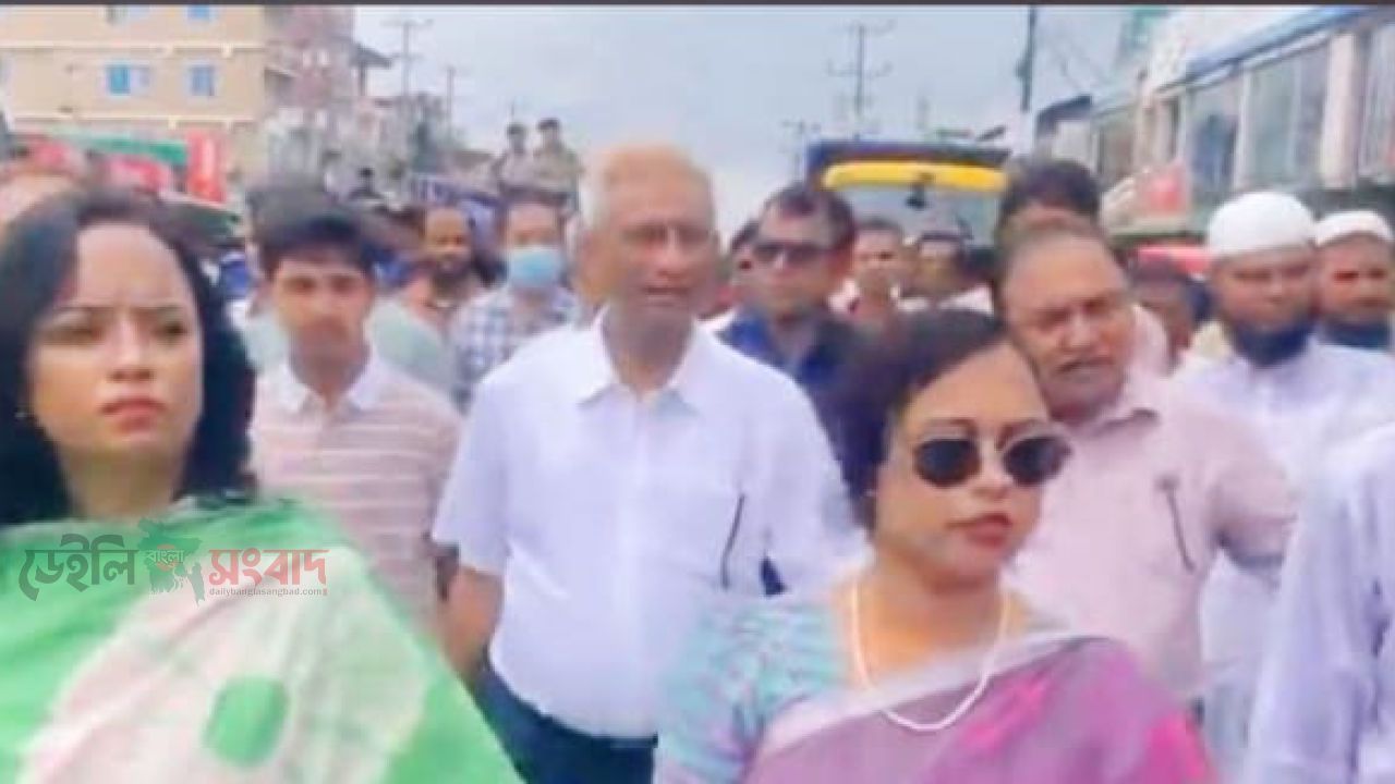 উখিয়ার কোর্টবাজারে যানজট নিরসনে উপজেলা প্রশাসন ও রাজনৈতিক নেতৃবৃন্দের যৌথ অভিযান