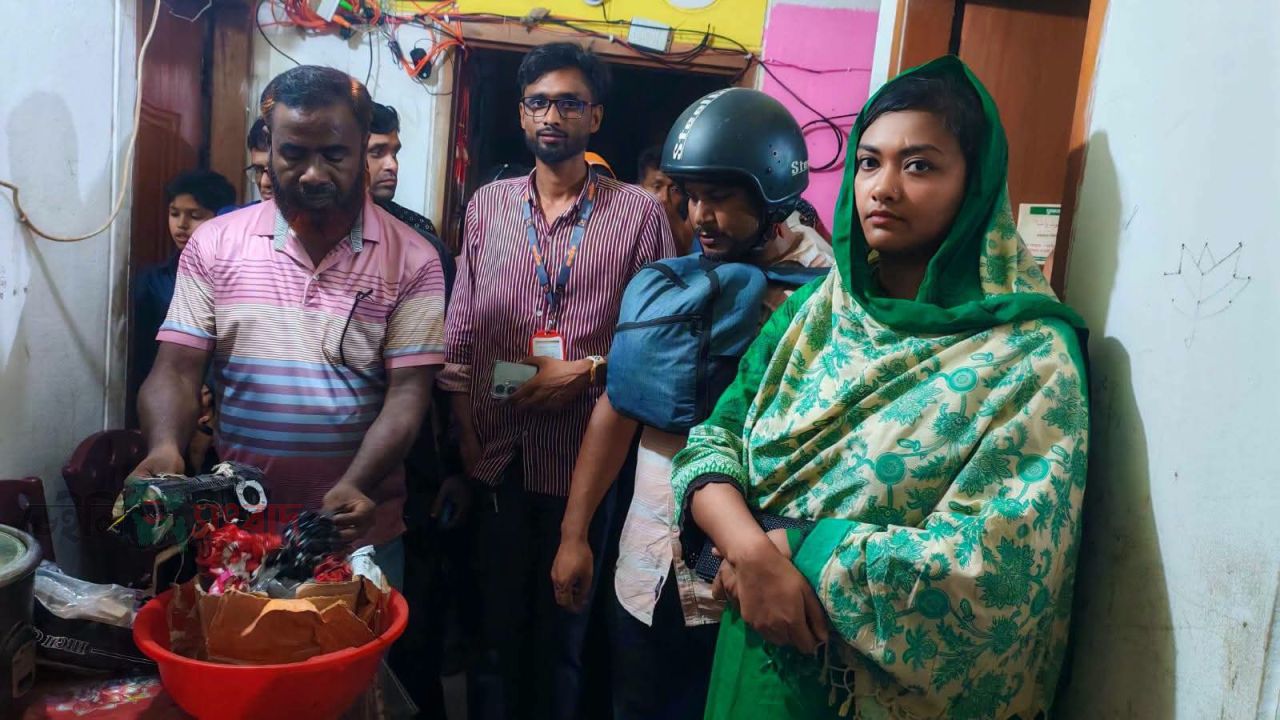 ত্রিমোহনী বাজারে গভীর রাতে ভ্রাম্যমাণ আদালতের অভিযান: শীর্ষ মাদক ব্যবসায়ীসহ গ্রেফতার ৩, লাখ টাকা জরিমানা