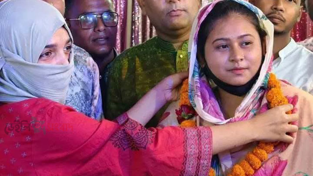 আপত্তিকর অবস্থায় আটক হওয়া নারী এনসিপির কোনো নেত্রী নন।