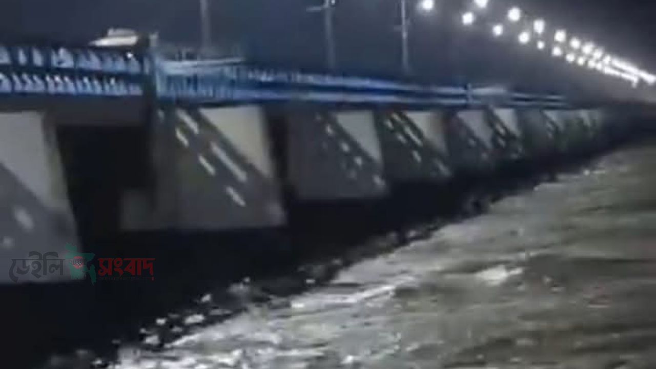 নীলফামারীতে সর্বোচ্চ ১০১ মিলিমিটার বৃষ্টিপাত হয়েছে।