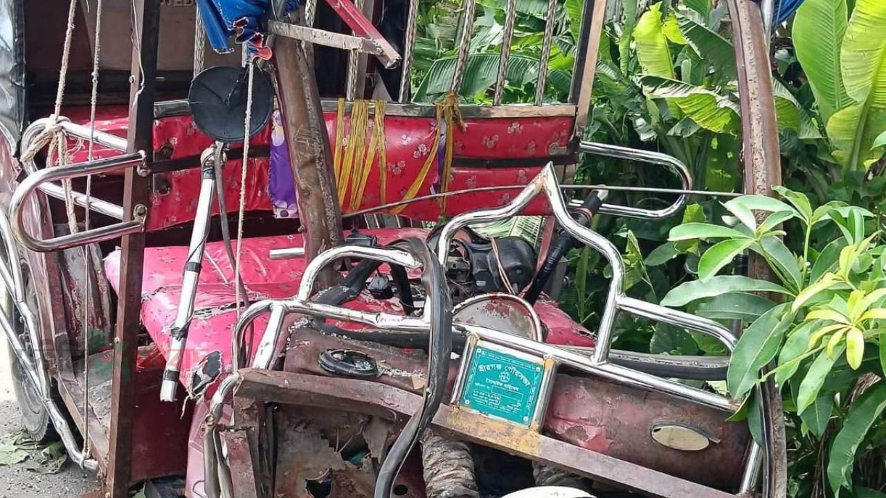 খানসামায় অটোরিকশা-নসিমন সংঘর্ষ: চালক নিহত, আহত ৩