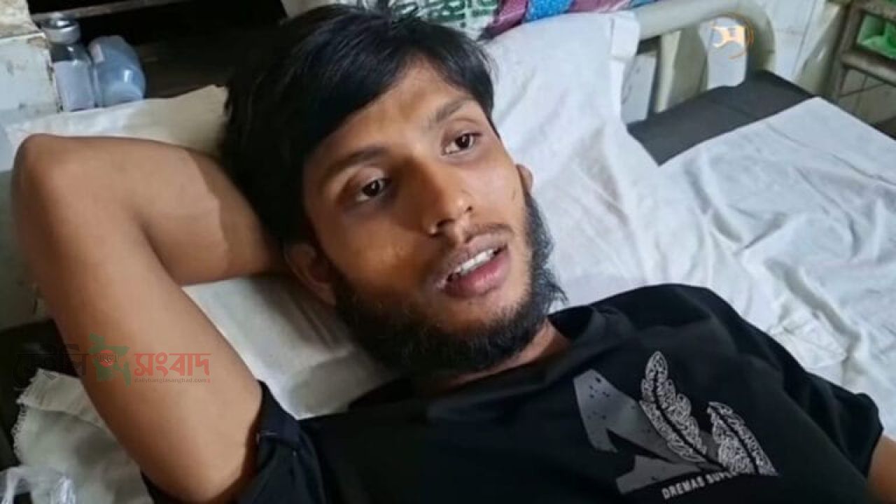 পঞ্চগড়ে মাছ ধরতে গিয়ে সাপের ছোবল, মরা সাপ নিয়েই হাসপাতালে হাজির যুবক