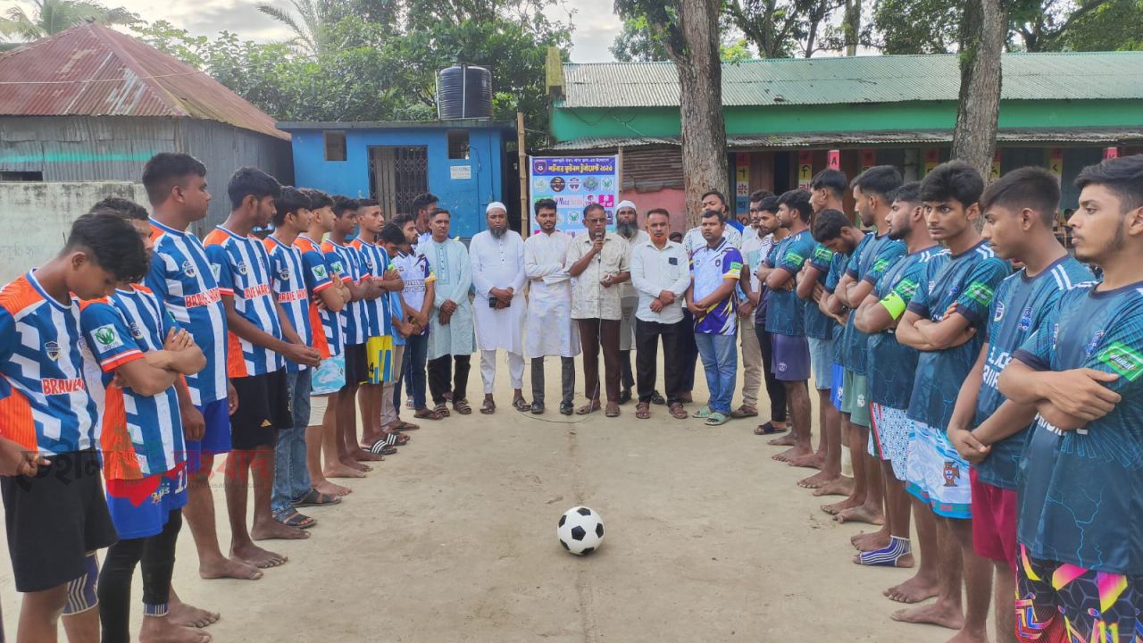 মাদক নয়, খেলাই হোক তরুণদের পরিচয়, বেলকুচি ইয়াং স্টার ক্লাবের শর্টবার ফুটবল টুর্নামেন্ট