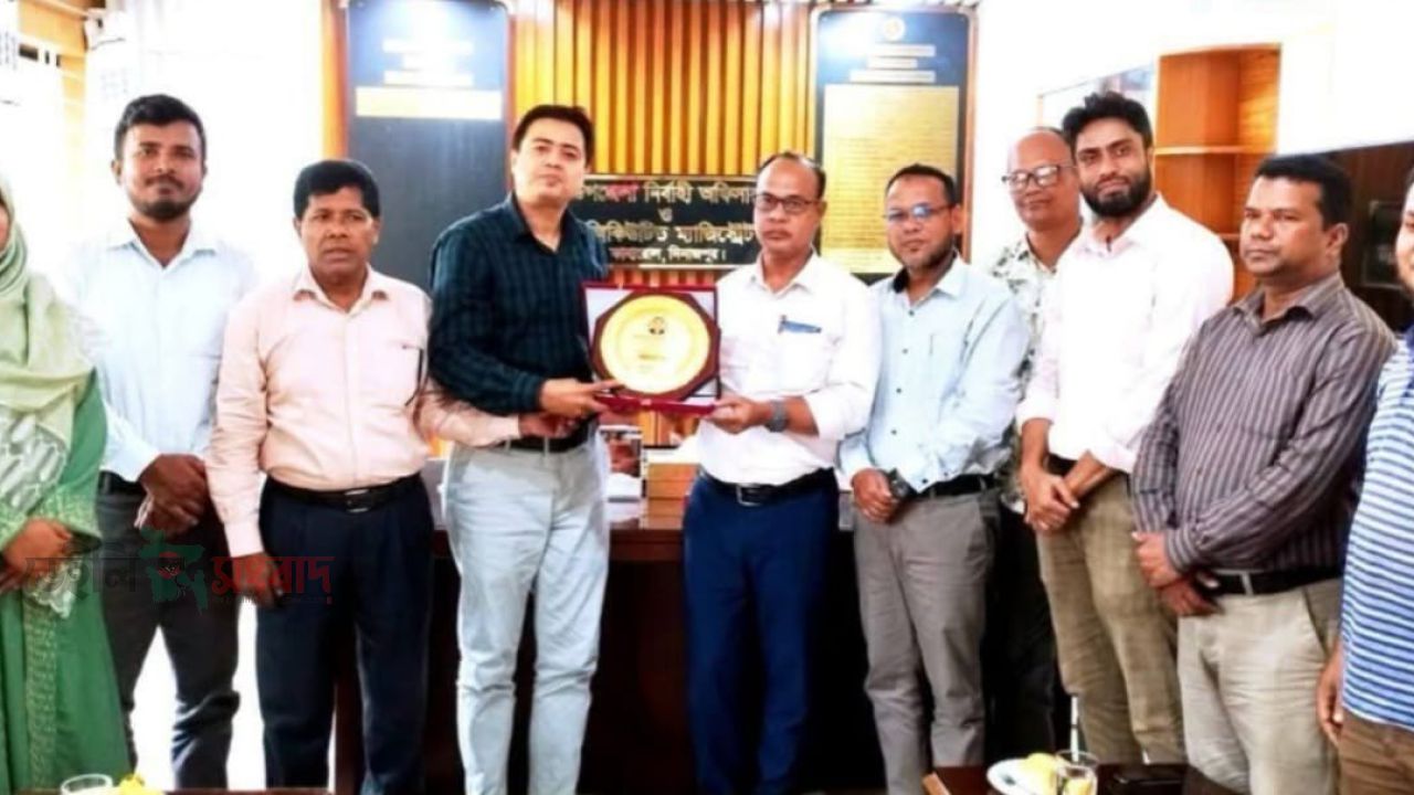 কাহারোলে যুব উন্নয়ন কর্মকর্তার বদলি জনিত বিদায় উপলক্ষে সংবর্ধনা অনুষ্ঠিত